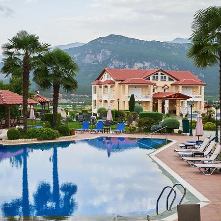Famissi Suites 2 Калампака Екстериор снимка