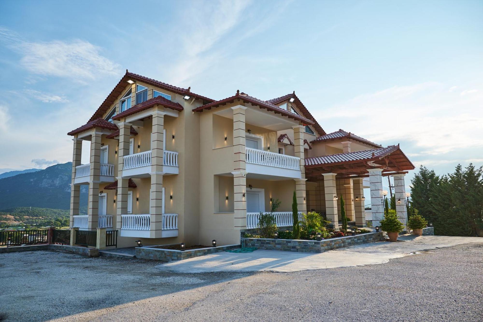 Famissi Suites 2 Калампака Екстериор снимка