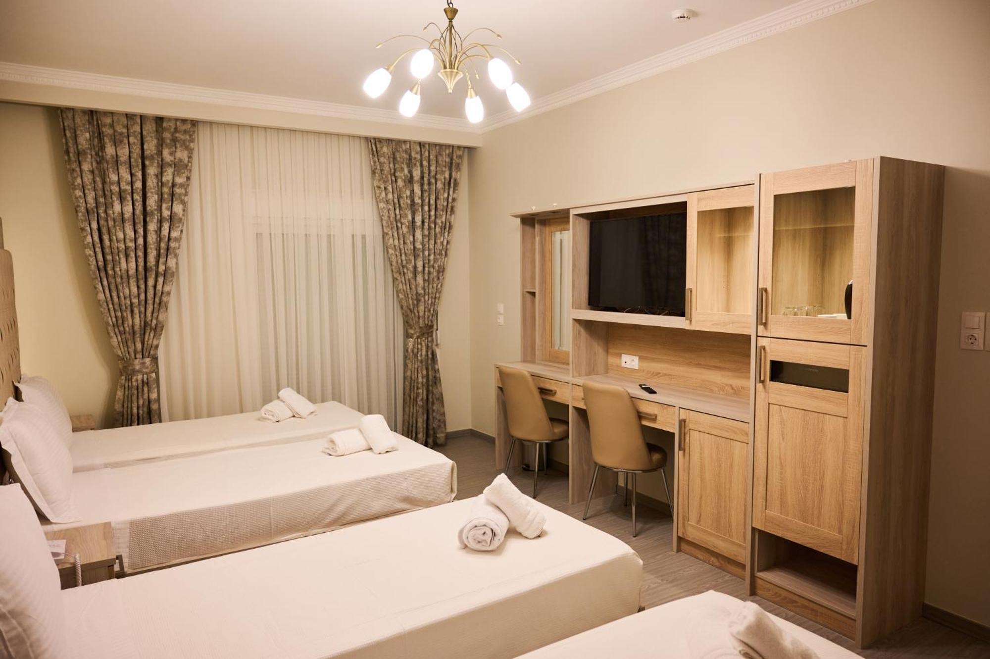 Famissi Suites 2 Калампака Екстериор снимка