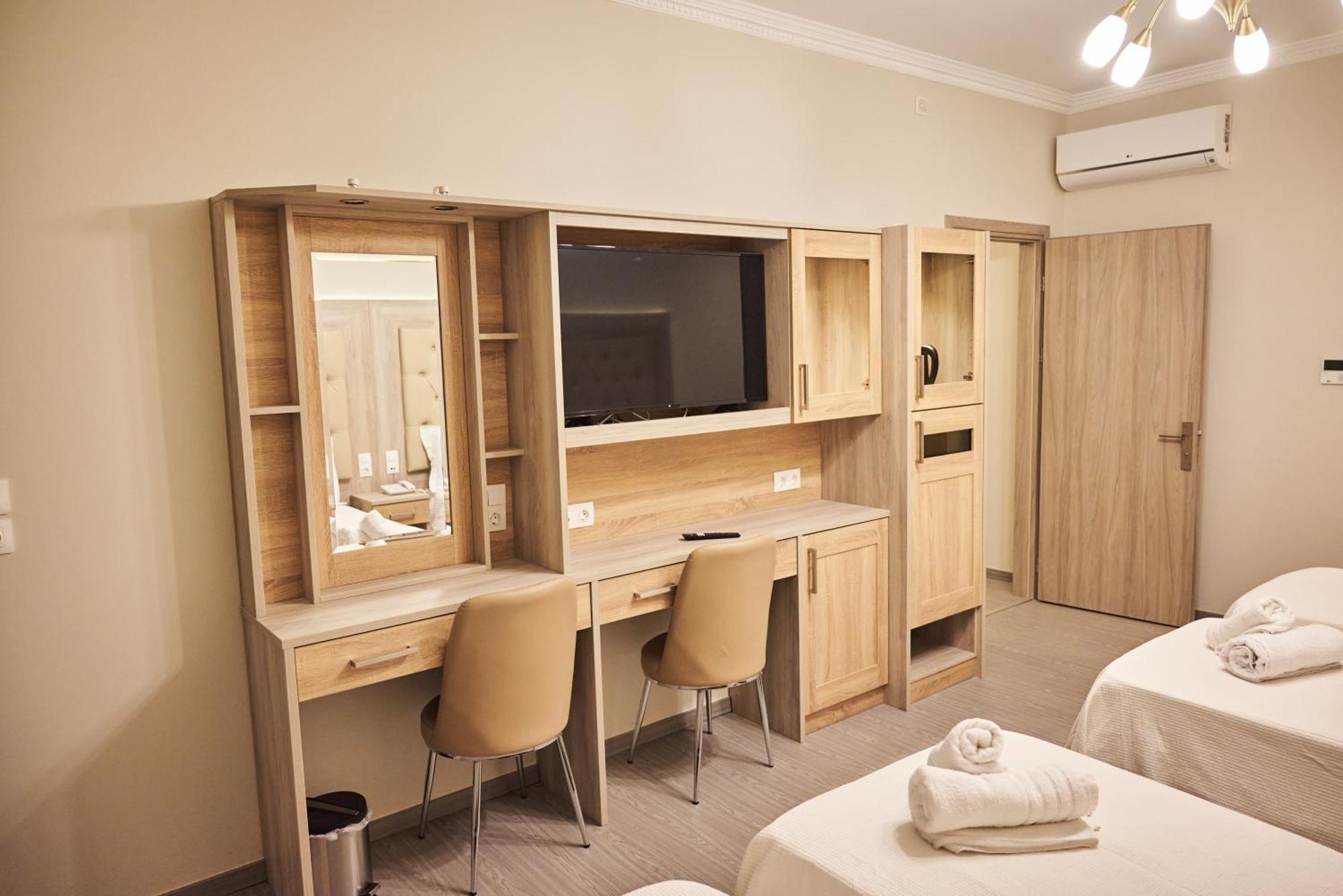 Famissi Suites 2 Калампака Екстериор снимка