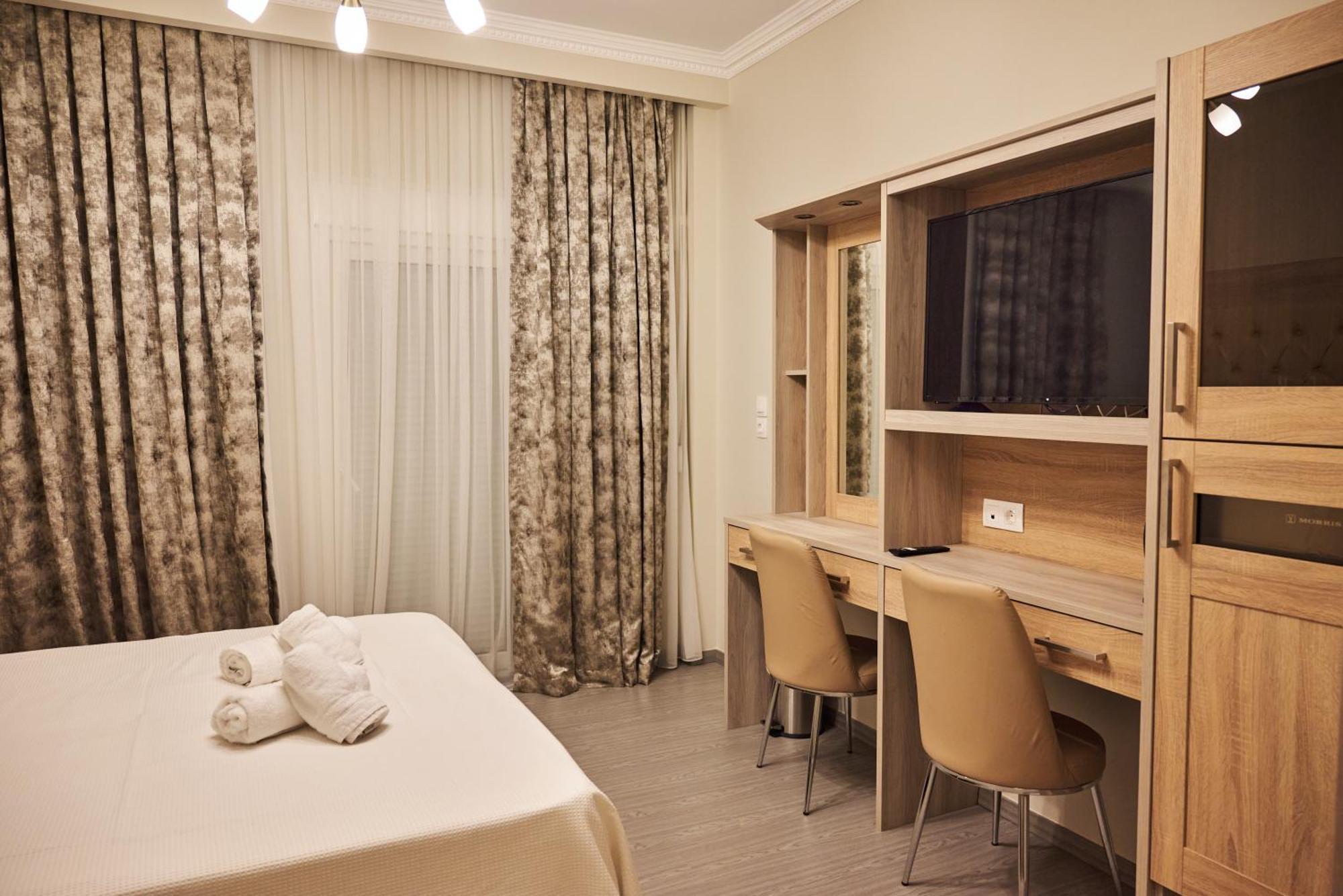 Famissi Suites 2 Калампака Екстериор снимка
